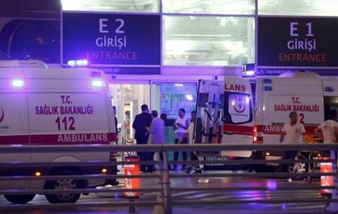 Pasageri descriu scene din aeroport din momentul şi de după atacul din Istanbul