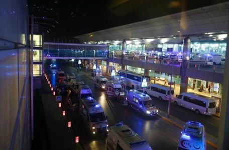 Una dintre exploziile de pe aeroportul Ataturk, surprinsă de camerele de supraveghere. VIDEO