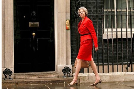 Cine este Theresa May, politicianul conservator dur, dar cu pantofii mereu în centrul atenţiei presei