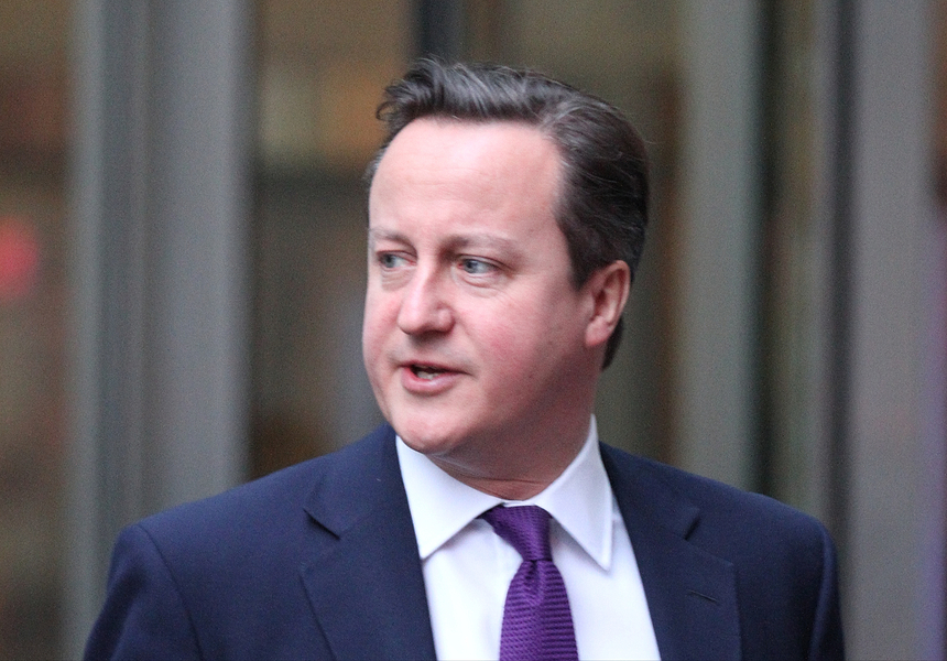 David Cameron, surprins cântând după ce a anunţat că miercuri demisionează
