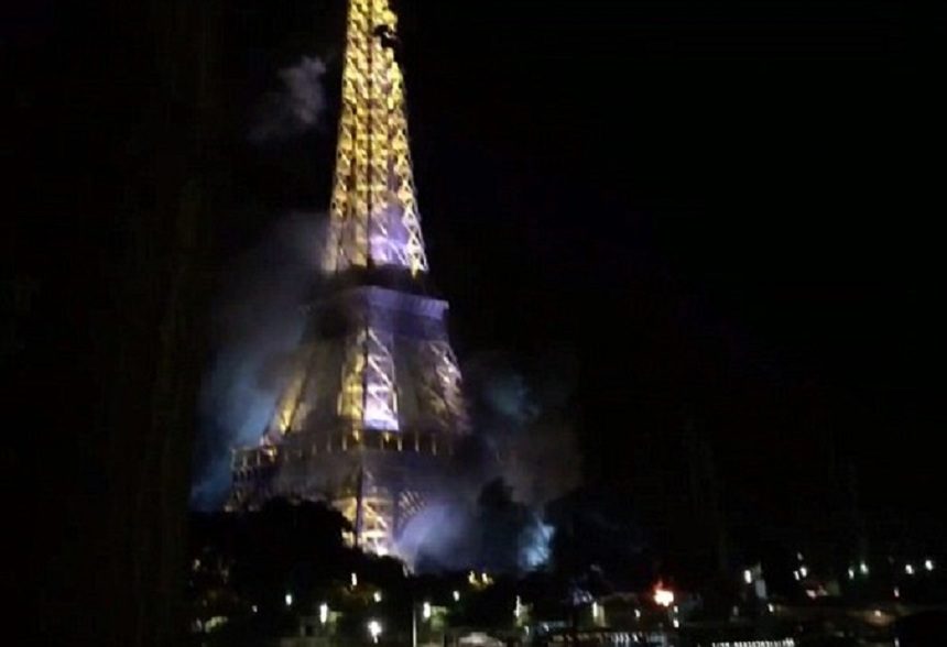 Turnul Eiffel învăluit în fum; temeri privind un nou atentat la Paris simultan cu atacul de la Nisa