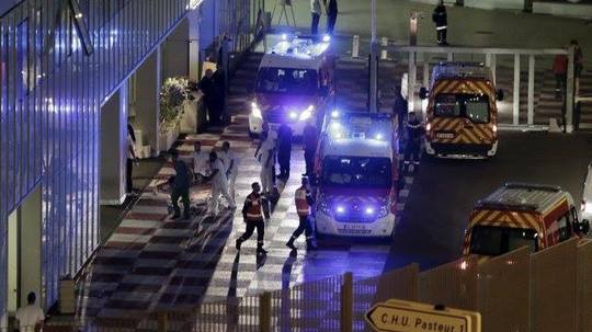 Atac terorist la Nisa (Foto: Twitter)