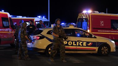 Cine era teroristul de la Nisa. Mohamed Lahouaiej Boisvert, despre care vecinii spun că era un bărbat "solitar" şi "tăcut", era în evidenţa poliţiei pentru fapte de violenţă conjugală şi era sub control judiciar