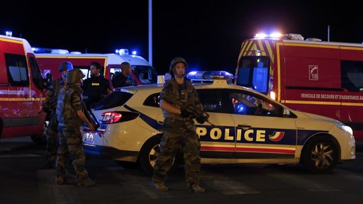 Cine era teroristul de la Nisa. Mohamed Lahouaiej Boisvert, despre care vecinii spun că era un bărbat "solitar" şi "tăcut", era în evidenţa poliţiei pentru fapte de violenţă conjugală şi era sub control judiciar