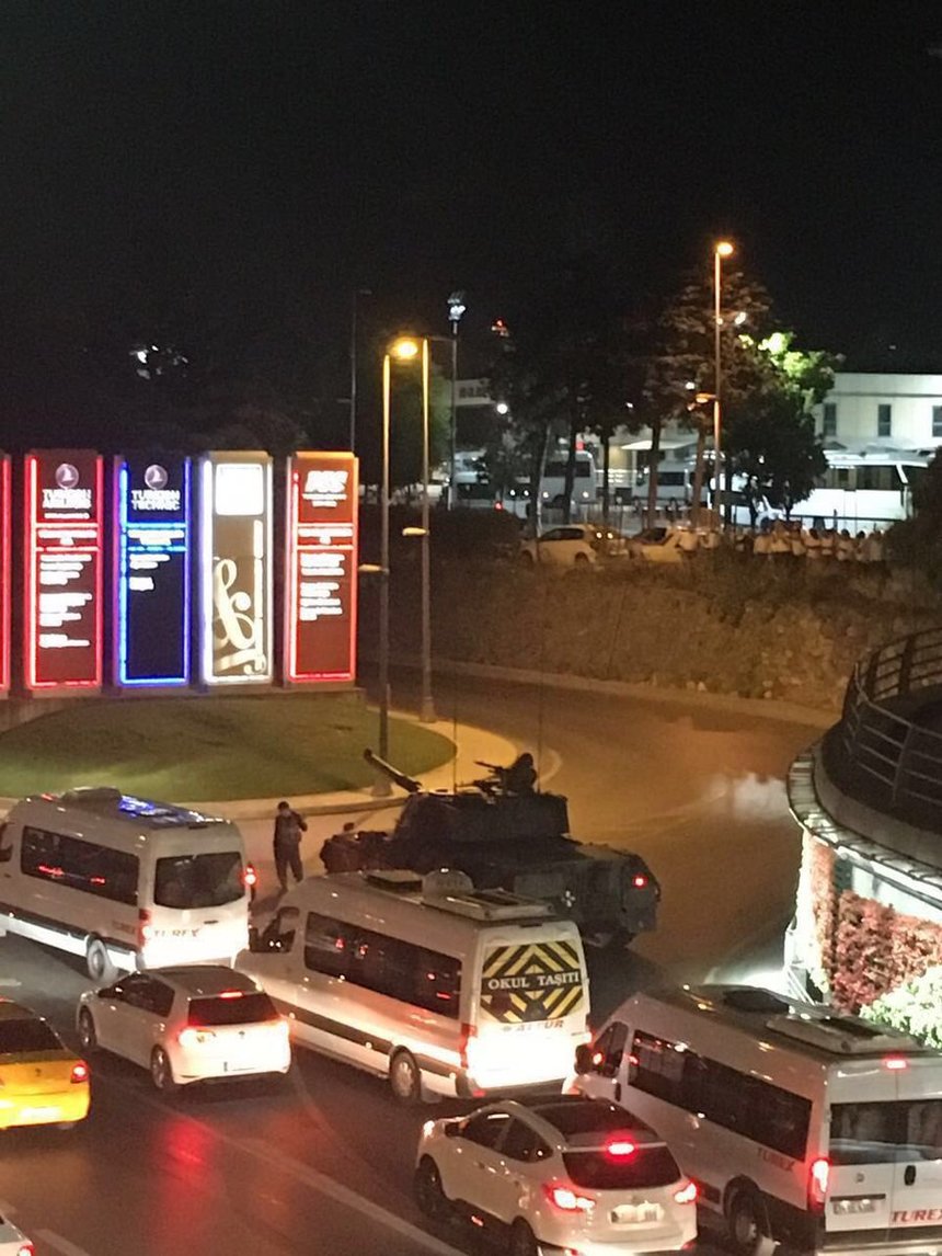 Aeroportul internaţional Ataturk, din Istanbul, a fost redeschis