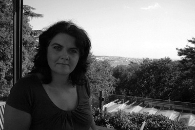 Camelia Enescu, director TAROM Turcia, despre seara puciului: Oameni cu bagaje, plase, copii stăteau uitându-se dezorientaţi. La prima intersecţie, într-un întuneric beznă, câţiva bărbaţi alergând cu pistoale în mână trăgeau focuri de armă