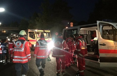 Adolescentul care a atacat cu toporul pasagerii unui tren din Germania pare să fi acţionat singur, spune un oficial