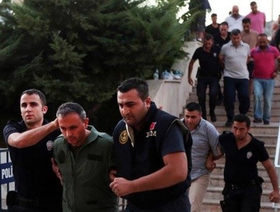 În total 99 de generali turci au fost inculpaţi în legătură cu puciul eşuat, doi ofiţeri au fugit de la un spital