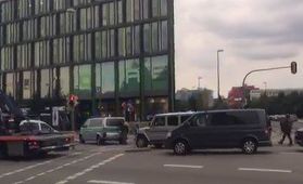 Poliţia din Munchen caută trei atacatori înarmaţi cu puşti
