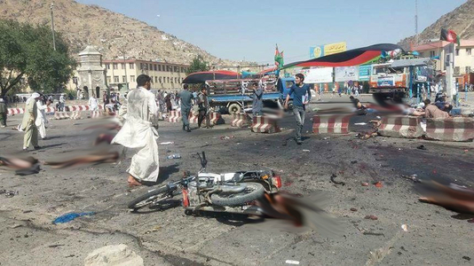 Zeci de morţi şi peste 200 de răniţi la Kabul, într-un atac revendicat de Statul Islamic