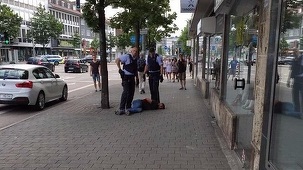 Refugiat sirian arestat în Germania după ce a ucis o femeie şi a rănit alte două persoane, cu o macetă. FOTO, VIDEO
