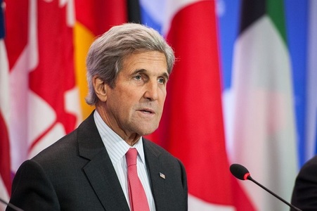 Kerry a discutat în Laos despre dezvăluirea e-mailurilor DNC cu Lavrov
