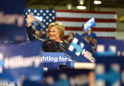 Hillary Clinton, desemnată candidata democraţilor la Casa Albă -  o premieră pentru o femeie în istoria politică americană: "Este istoric". VIDEO