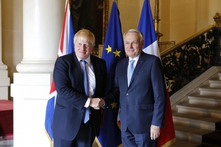 Întâlnirea dintre ministrul de externe britanic şi omologul său francez a fost dominată de amabilităţi