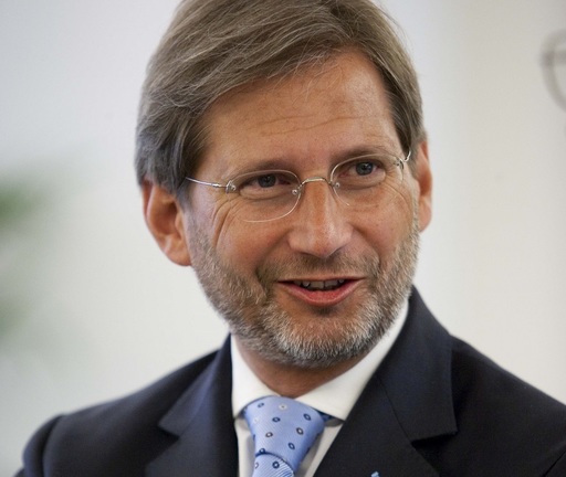 Hahn avertizează Ankara cu privire la o suspendare a negocierilor de aderare la UE dacă acţiunile împotriva puciştilor nu respectă statul de drept