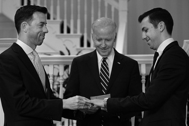 Vicepreşedintele american a cununat un cuplu de homosexuali, prima nuntă pe care o oficializează