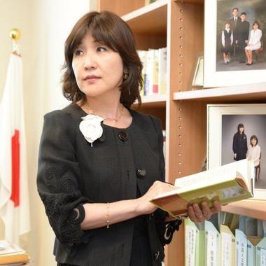 Japonia: Premierul Shinzo Abe a numit-o pe aliata sa conservatoare Tomomi Inada la conducerea ministerului Apărării