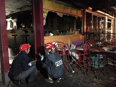 Sute de persoane le-au adus un omagiu victimelor incendiului dintr-un bar din Rouen