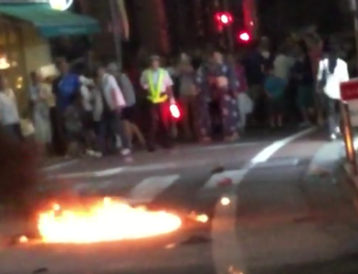 Cincisprezece oameni au fost răniţi la o paradă organizată la Tokyo, vizată de cocteiluri Molotov