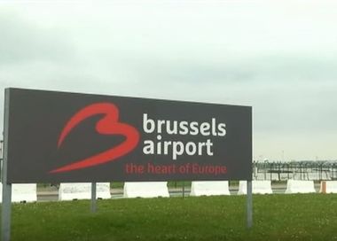 Alerta cu bombă vizează două avioane, care urmau să aterizeze pe aeroportul Zaventem. Crucea Roşie a ridicat planul implementat în caz de catastrofă