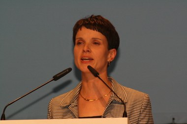 Germania: Lidera AfD vrea ca solicitanţii de azil respinşi să fie deportaţi pe insule din afara Europei