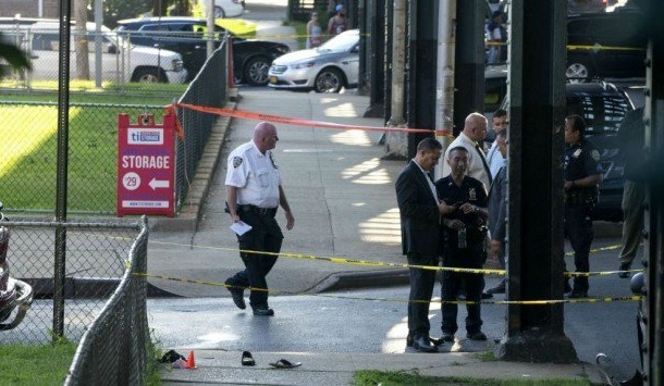 Autorităţile newyorkeze anunţă că un imam şi asistentul său au fost împuşcaţi mortal