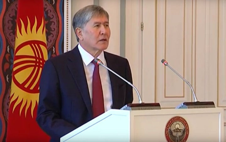 Preşedintele Kârgâzstanului susţine că femeile care poartă fuste scurte nu devin atacatoare sinucigaşe