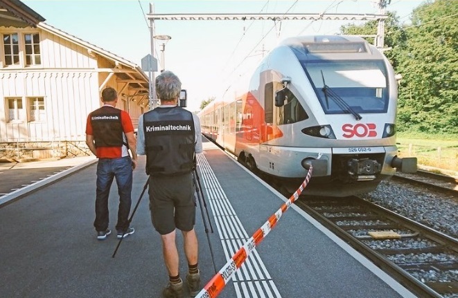 Autorităţile elveţiene au anunţat că o femeie a decedat, ca urmare a rănilor suferite în timpul atacului din tren