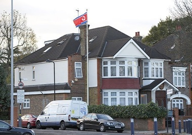 Adjunctul ambasadorului nord-coreean de la Londra a cerut azil politic împreună cu familia sa în Coreea de Sud