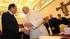 Hollande îi transmite Papei Francisc, la Vatican, "recunoştinţa" poporului francez pentru "vorbele foarte încurajatoare" de după atacurile teroriste din iulie
