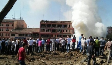 Cel puţin 12 morţi şi peste 200 de răniţi în cele trei atacuri din Turcia, unde PKK îşi reia campania violentă după puciul eşuat
