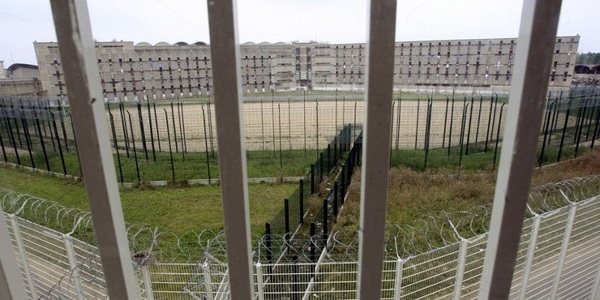 Cel puţin zece islamişti mutaţi din Închisoarea Fleury-Mérogis, unde este încarcerat la izolare Salah Abdeslam