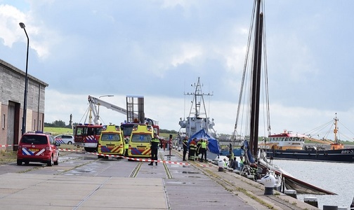 Trei turişti germani au murit după ce catargul unei nave s-a rupt şi a căzut peste ei, în largul unui port din nordul Olandei