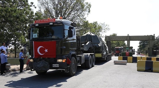 Tancuri de asalt părăsesc Istanbulul şi Ankara, în urma unei decizii a autorităţilor de a muta garnizoane