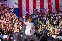 Sănătatea lui Clinton, noua ţintă a taberei Trump în campania prezidenţială