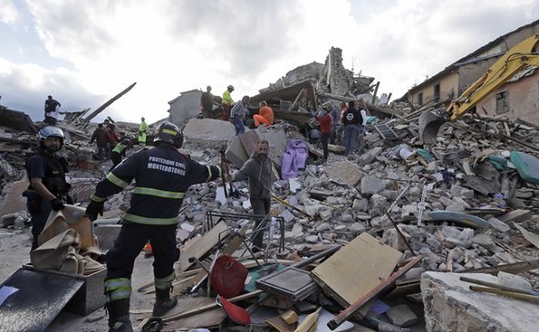 Dezastrul lăsat în urmă de seismul care a zguduit Amatrice şi a transformat localitatea italiană într-o ruină - VIDEO