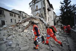 Bilanţul seismului din Italia a crescut la 120 de morţi, anunţă premierul Matteo Renzi. UPDATE