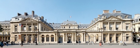 Consiliul de Stat francez prezintă vineri decizia cu privire la legalitatea unei hotărâri locale antiburkini