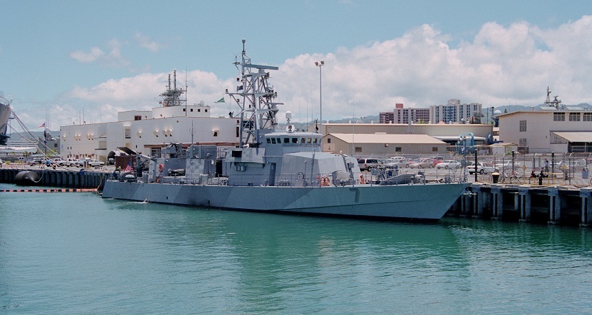 Nava de patrularea USS Squall a tras trei focuri de avertisment către o ambarcaţiune iraniană, un grav incident dintr-o serie de săptămâna aceasta la Golful Persic