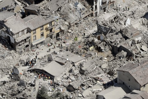Italia: Doi români arestaţi pentru că furau din locuinţele afectate de seism