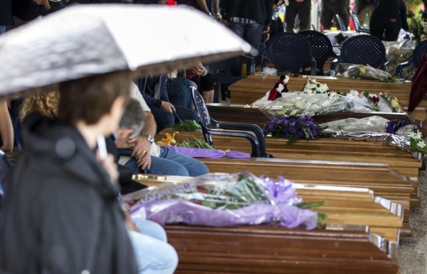 Funeraliile de stat pentru victimele seismului din Italia, la care ia parte şi premierul român Dacian Cioloş, au început. LIVE VIDEO, FOTO