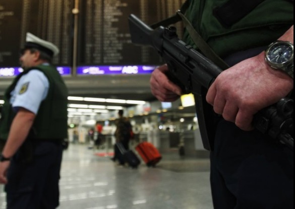 Autorităţile germane susţin că alerta de securitate de pe aeroportul din Frankfurt a fost generată de o neînţelegere