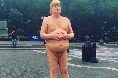 Un nud care îl înfăţişează pe Trump, scos la licitaţie; profitul va fi donat unei asociaţii de susţinere a imigranţilor