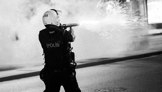 Autorităţile turce au dat afară aproape 8.000 de poliţişti şi jandarmi suspectaţi de legături cu puciul eşuat