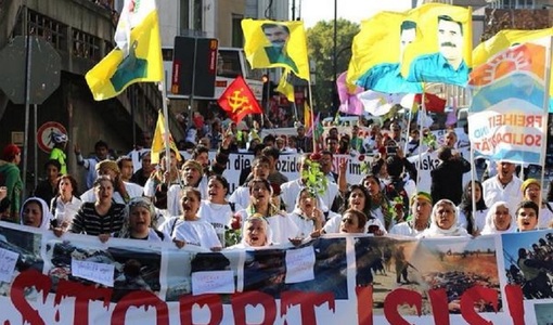 Mii de kurzi manifestează la Koln împotriva intervenţiei turce în Siria şi a lui Erdogan