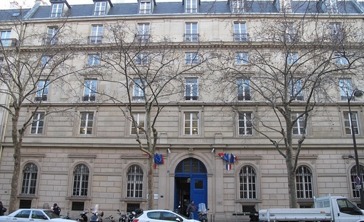 Livrări de lapte pentru sugari suspendate în Ile-de-France în urma decesului suspect a doi bebeluşi născuţi prematur