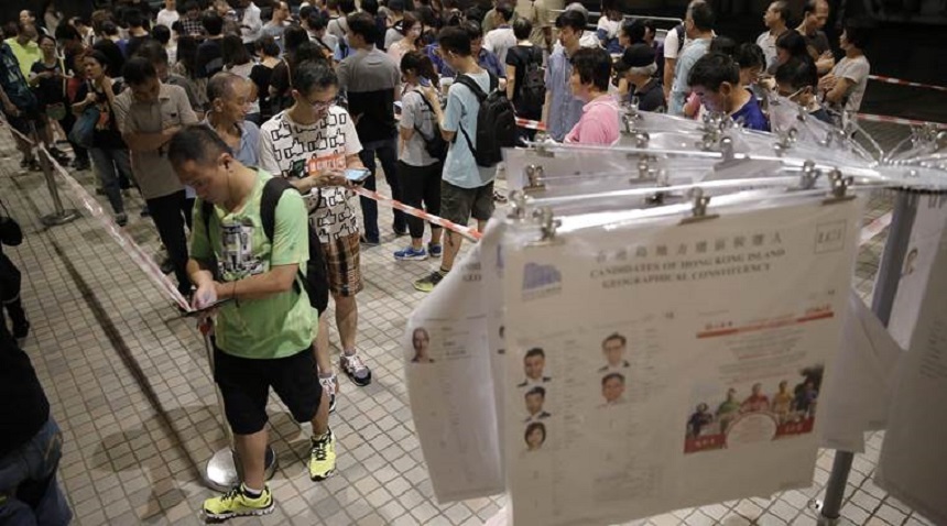 Separatiştii din Hong Kong sfidează Beijingul în primele alegeri de după "revoluţia umbrelelor"