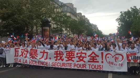 Comunitatea chineză manifestează la Paris pentru mai multă securitate