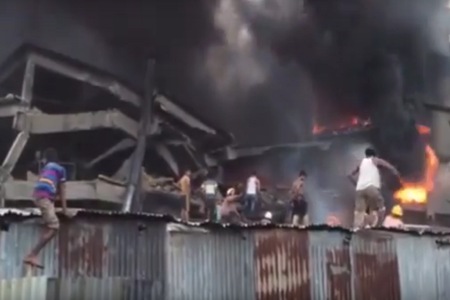 Cel puţin 15 oameni au murit şi alţi 70 au fost răniţi într-un incendiu izbucnit la o fabrică de ambalaje din Bangladesh