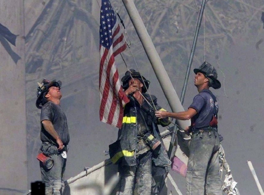 DOCUMENTAR: Misterul drapelului devenit simbol al atentatelor din 11 septembrie, găsit abia după 15 ani